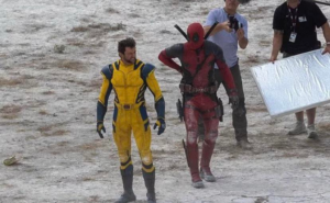 Hugh Jackman Wolverine vs Ryan Reynolds Deadpool