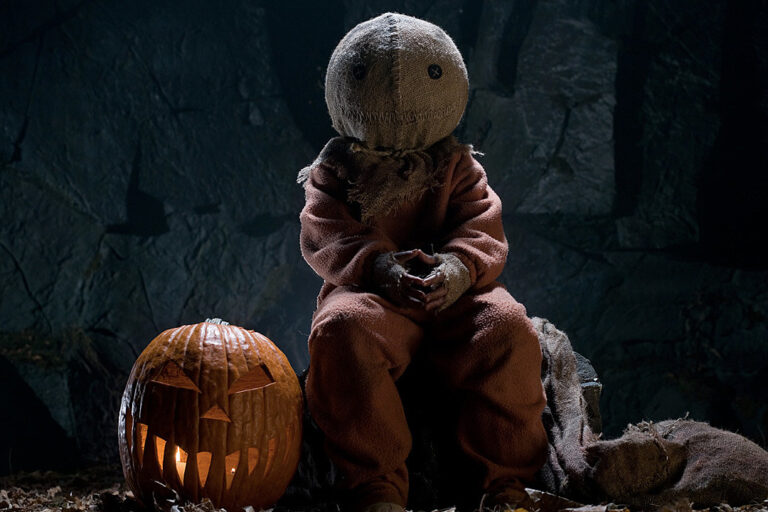 The Perfect Family Halloween Horror Movie Watchlist 2025 (Spooky but Not Disturbing)